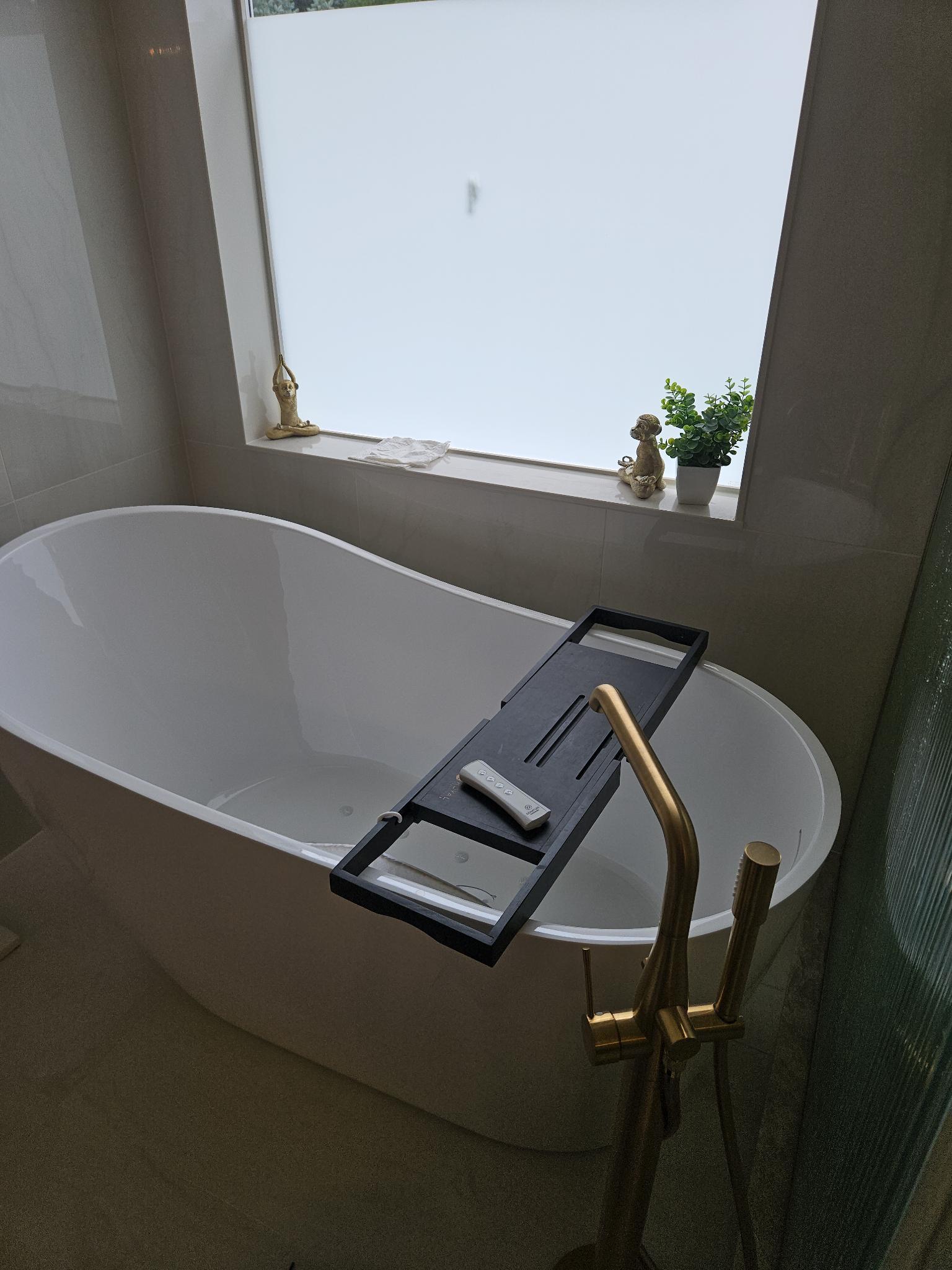 Bathtub Tray Detail